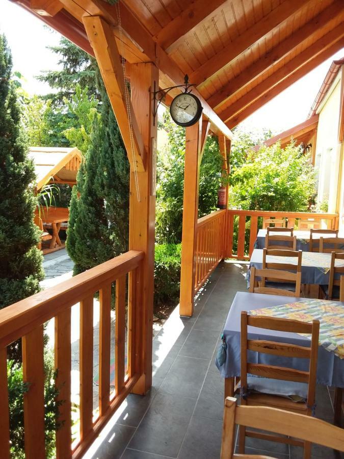 Bed and Breakfast Szentesi Panzio Fertőrákos Exterior foto